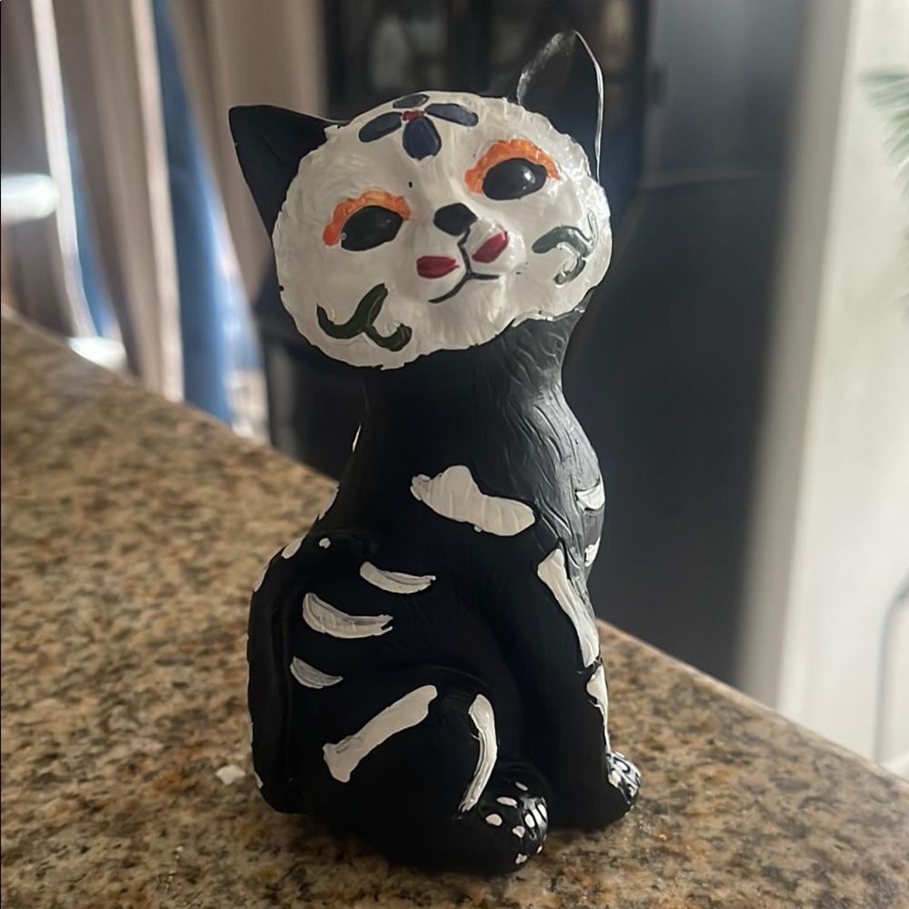 Black & White Cat Figurine — Decorative Pet Statue